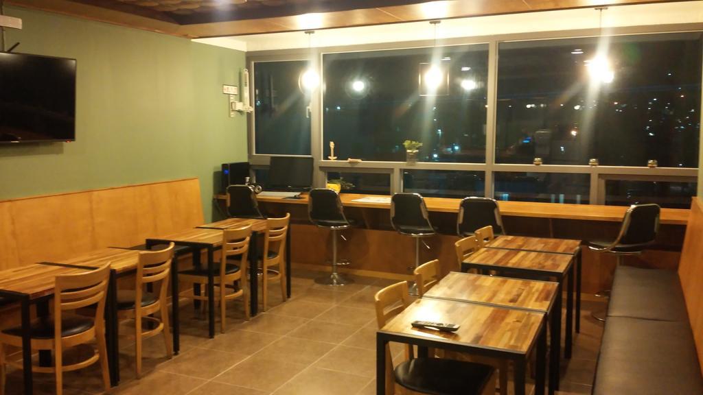 1004 Hostel Guesthouse Yeosu Exterior foto